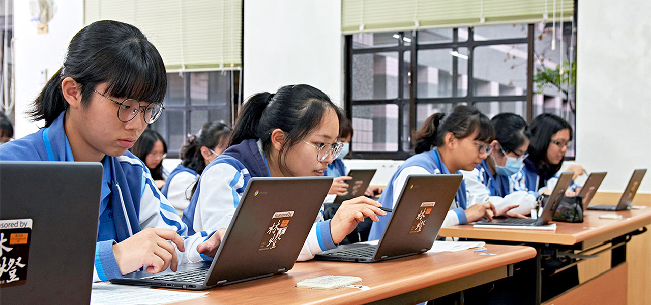 Simultaneous Advancement of Mathematics, Science, and Languages  to promote the “Mathematics and Physics Elite Program” and the  “English Communication Enhancement Program”