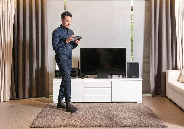 Data-sensing Connection to realize Smart Living at Home